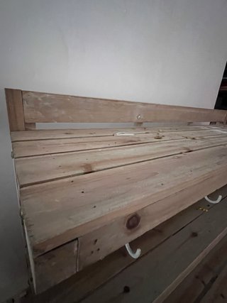 Estantería de madera