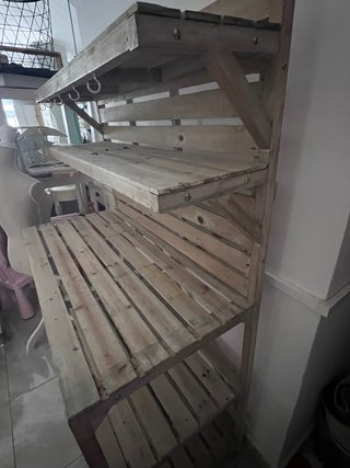 Estantería de madera