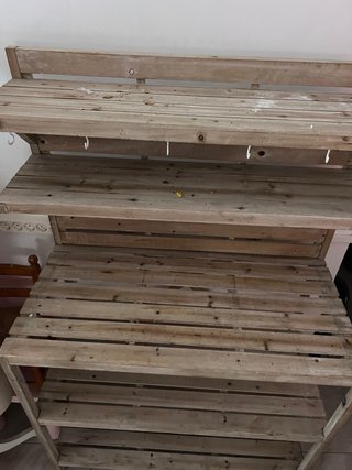 Estantería de madera