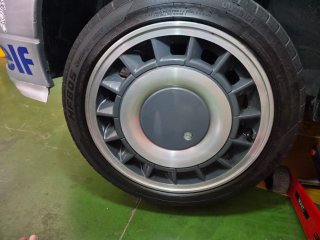 Llantas Clio 16v Maracana restauradas con neumatic