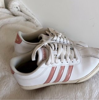 Zapatillas Adidas Blancas y Rosas