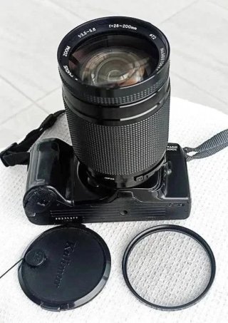 Minolta Dynax 3000i + Flash + Kalimar 28-200mm
