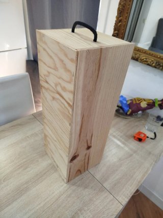 Caja de madera con tapa deslizante