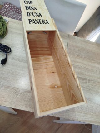 Caja de madera con tapa deslizante