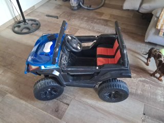 Coche eléctrico infantil azul