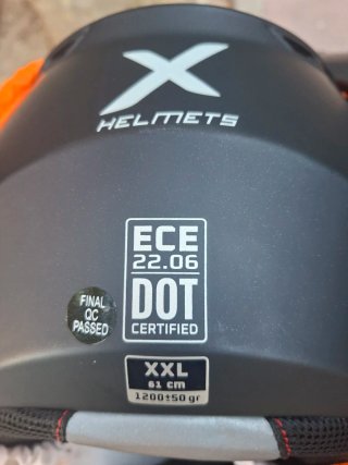 Casco Jet Moto Negro marca X Helmets.