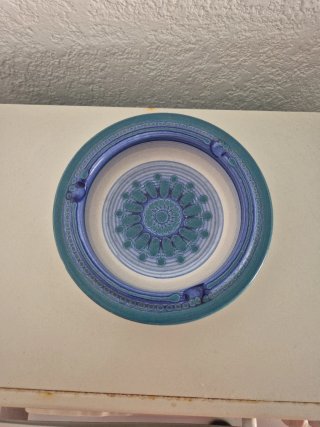 Cenicero de cerámica azul y verde