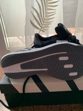 Zapatillas Adidas Unisex Negras y Blancas