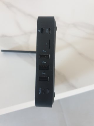 MINIX NEO U1 TV Box con mando y cargador.
