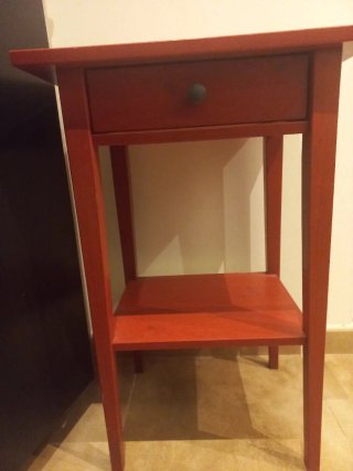 Mesita de noche roja Ikea