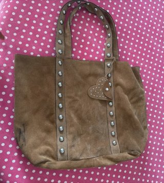 Bolso Parfois marrón con tachuelas