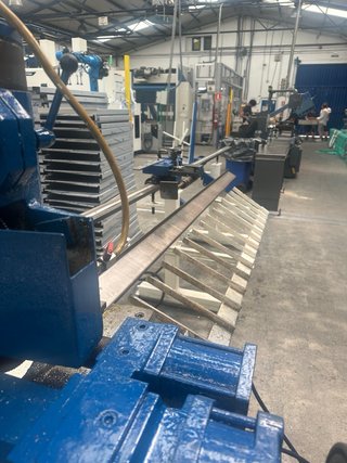OMP Maquina de corte de tubo con Disco