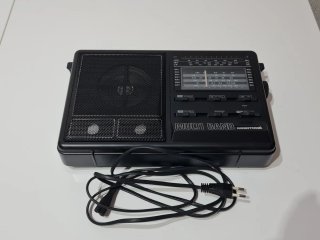 Radio Portátil Vintage Radiotone New York 1000