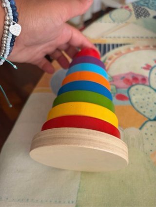 Piramide anelli colorati legno