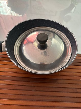Pentola con coperchio