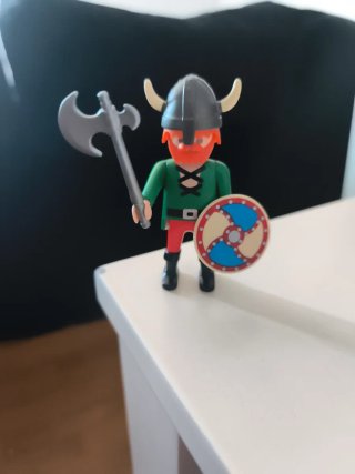 Playmobil 4540 Vikingo con Hacha y Escudo