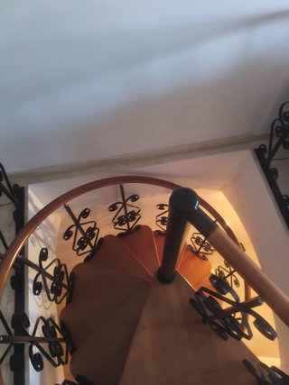 Escalera caracol madera y forja