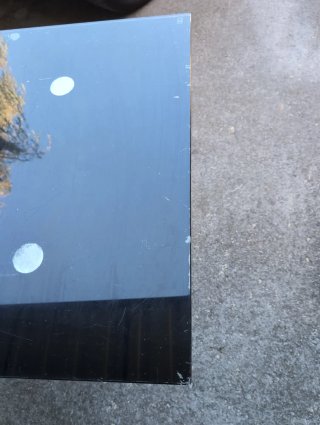 Mesa de forja y cristal negro