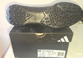 Zapatillas Adidas Negras y Doradas