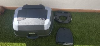Top Case Givi B45+ Monolock (3 meses uso)