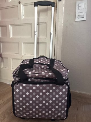 Trolley desmontable para máquina de coser.