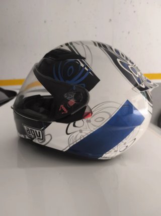 Casco de moto AGV