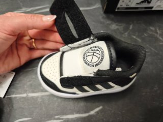 Adidas Scarpe Bambino Taglia 19 (US 4K)