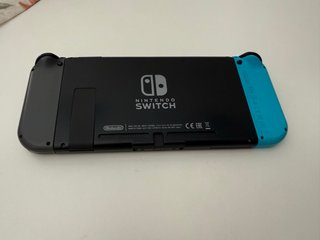 Nintendo Switch con Accesorios