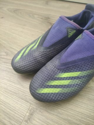 Zapatillas de fútbol Adidas sin cordones