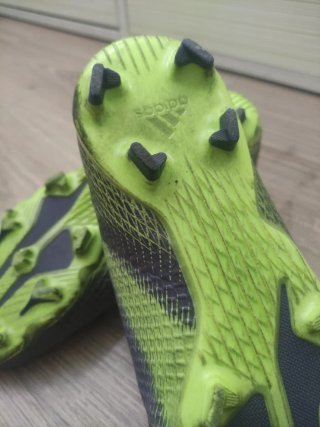 Zapatillas de fútbol Adidas sin cordones