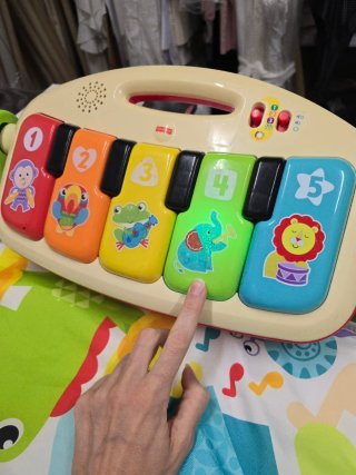 Tapete Piano Bebé Arcoíris Juguetes