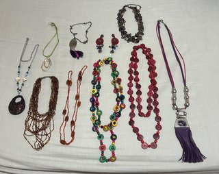 Lote Bisutería Collares y Pendientes