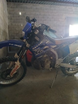 Moto Gas Gas Enduro/Motocross Azul y Blanca