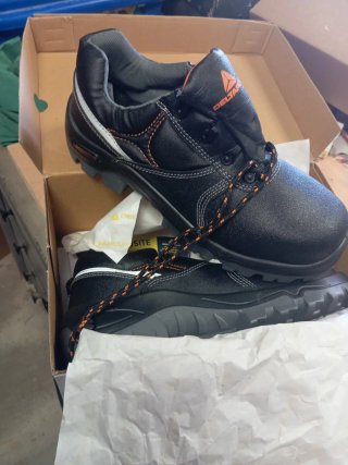 Zapatos seguridad 43
