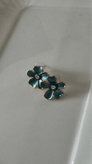 Orecchini fiore verde petrolio con strass