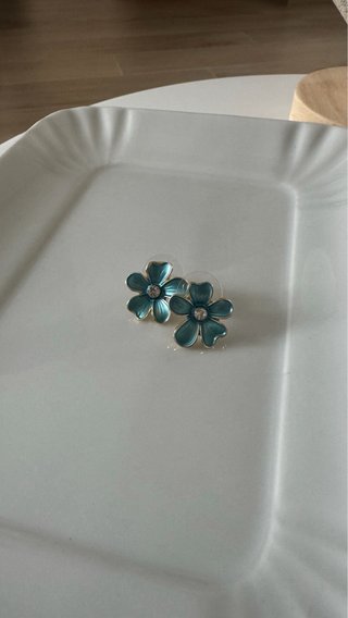 Orecchini fiore verde petrolio con strass