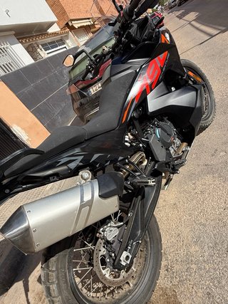 KTM 790 Adventure Negra y Naranja