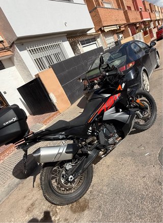 KTM 790 Adventure Negra y Naranja