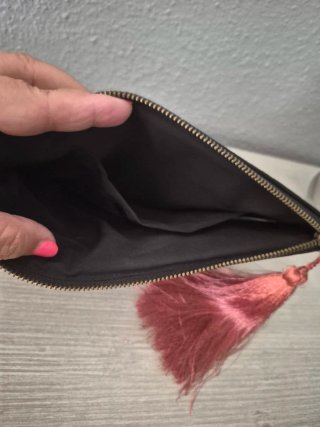Cartera negra terciopelo bordada flores