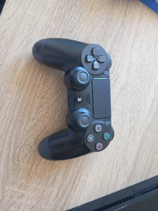 PS4 Slim 1TB + Mando + 3 Juegos