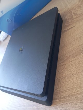 PS4 Slim 1TB + Mando + 3 Juegos