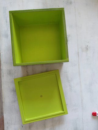 Caja de madera decorativa