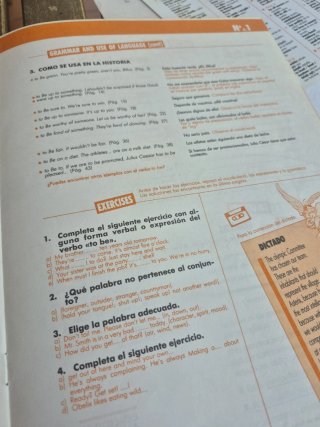 Comics Asterix en ingles + Study Notes+glossary
