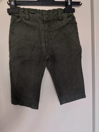 Pantalón pana fina verde 9 meses