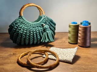 Bolso crochet artesanal con asas de bambú