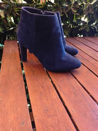 Botines de tacón azul marino