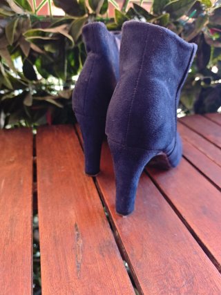 Botines de tacón azul marino
