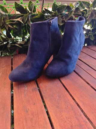Botines de tacón azul marino