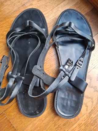 Sandalias planas negras