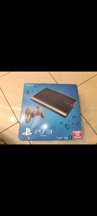 PlayStation 3 Super Slim 12GB + 2 Controller